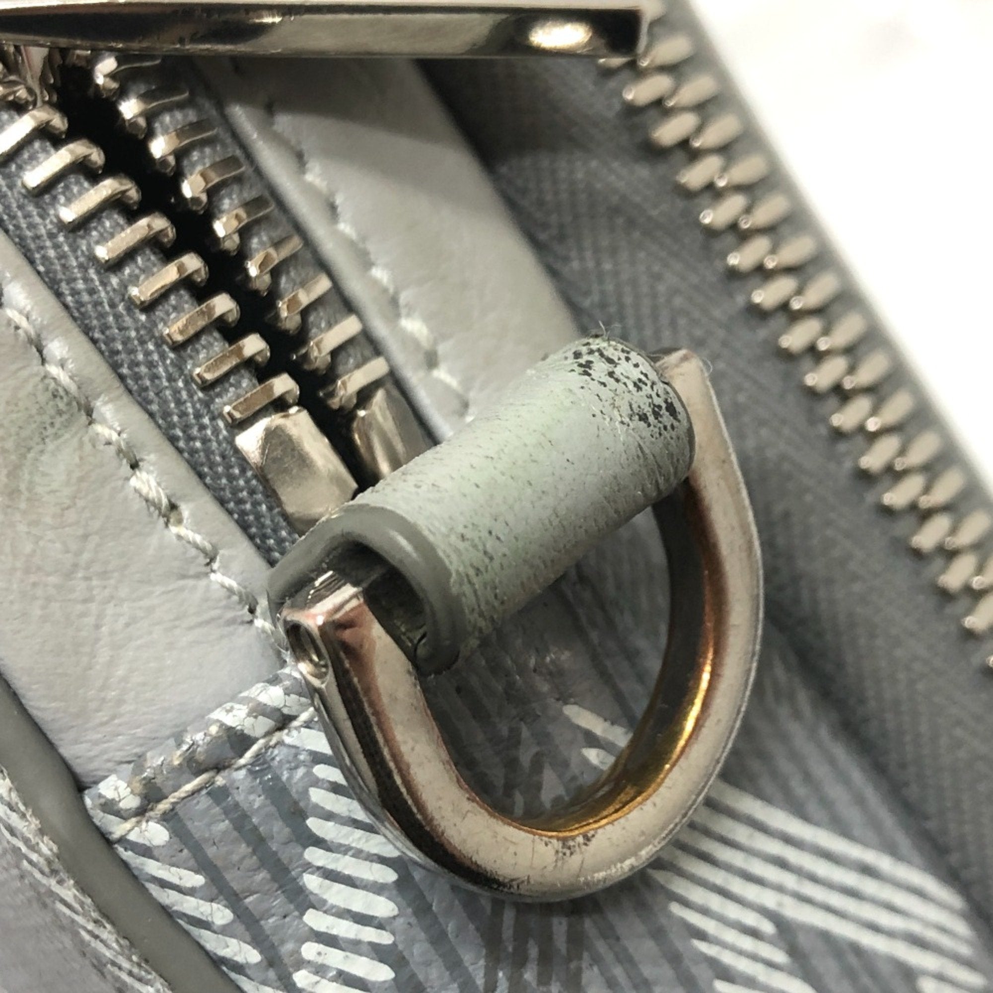 Dior --
