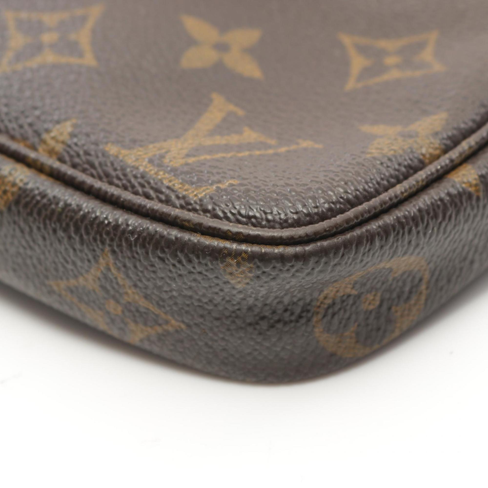 Louis Vuitton Pochette Accessoire