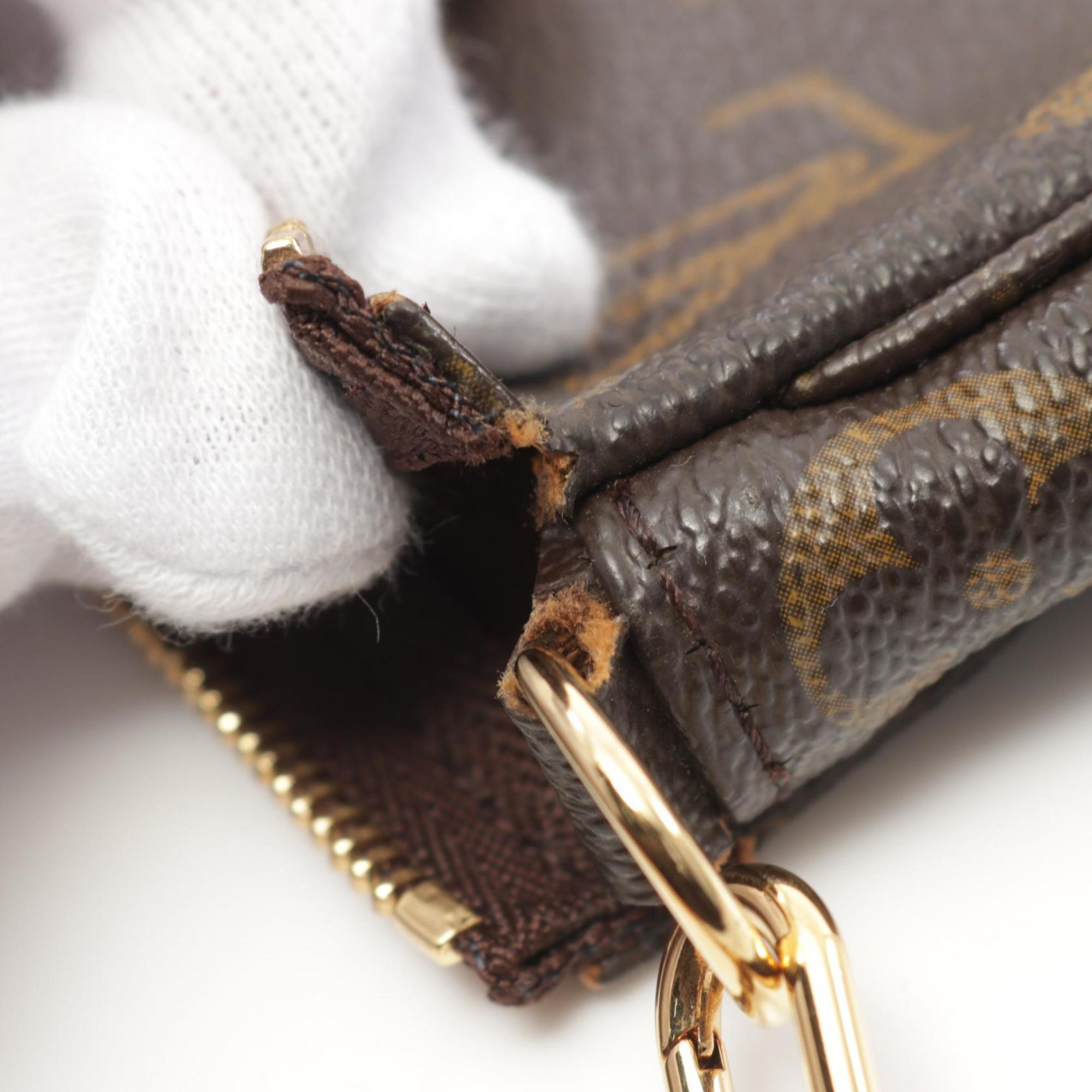Louis Vuitton Pochette Accessoire
