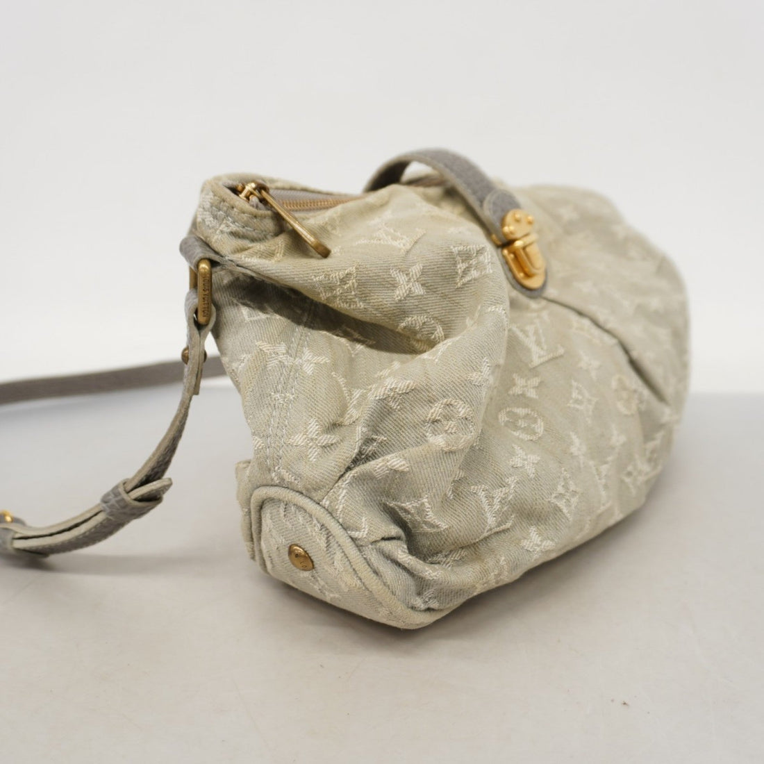 Louis Vuitton Pleaty