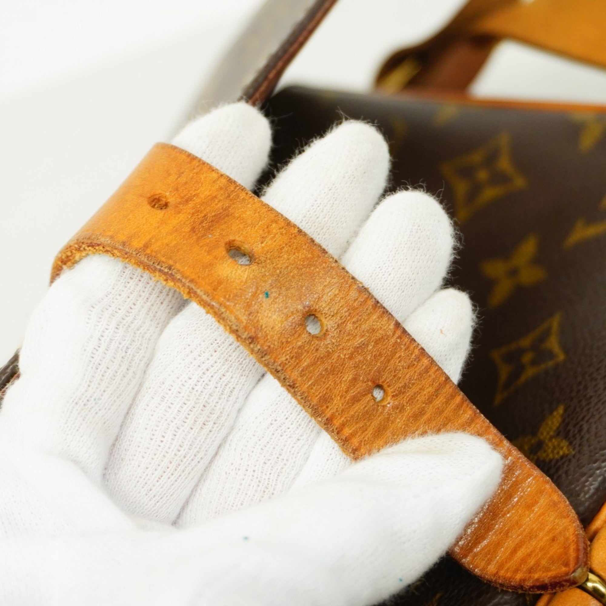 Louis Vuitton Cartouchiere