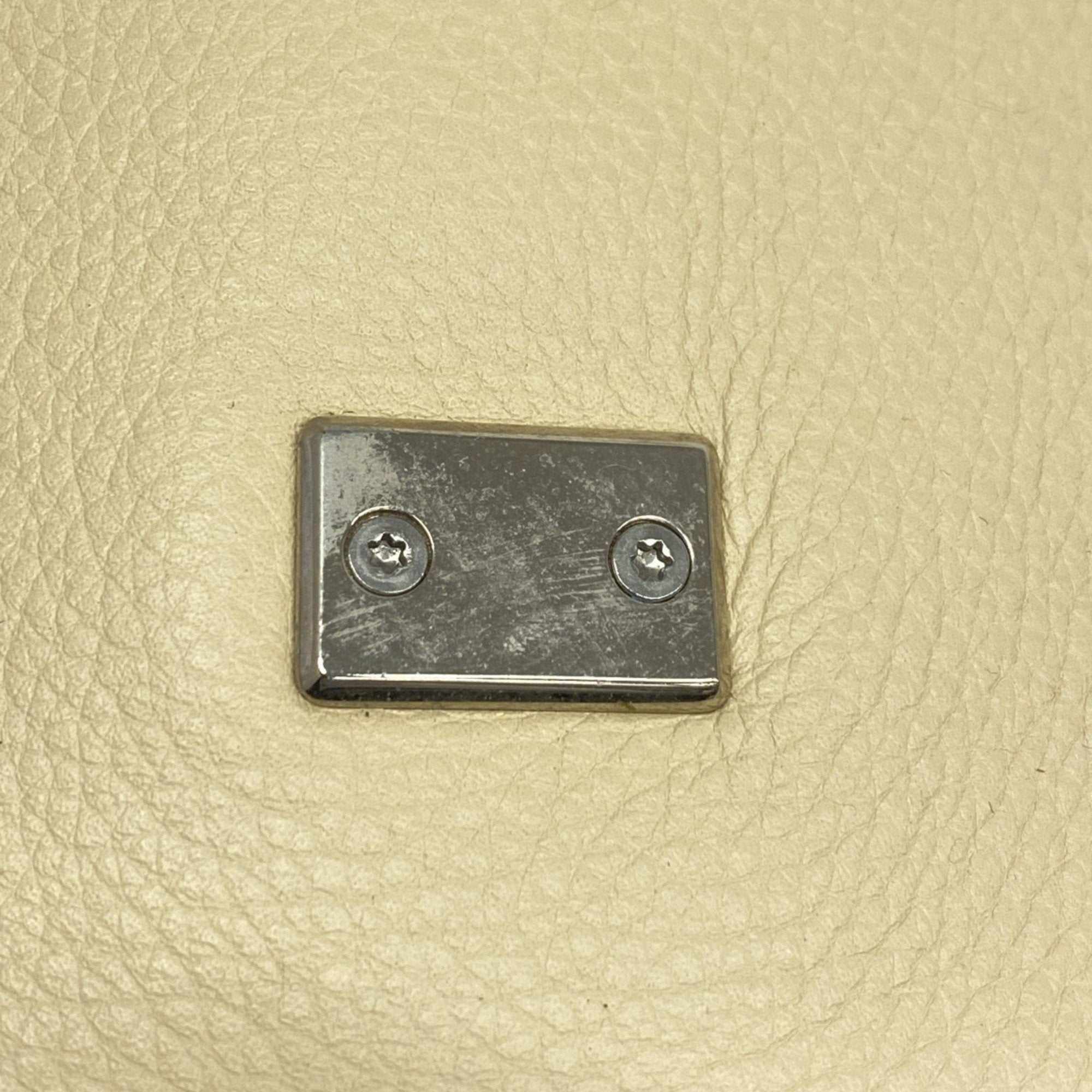 Louis Vuitton Lockmeto