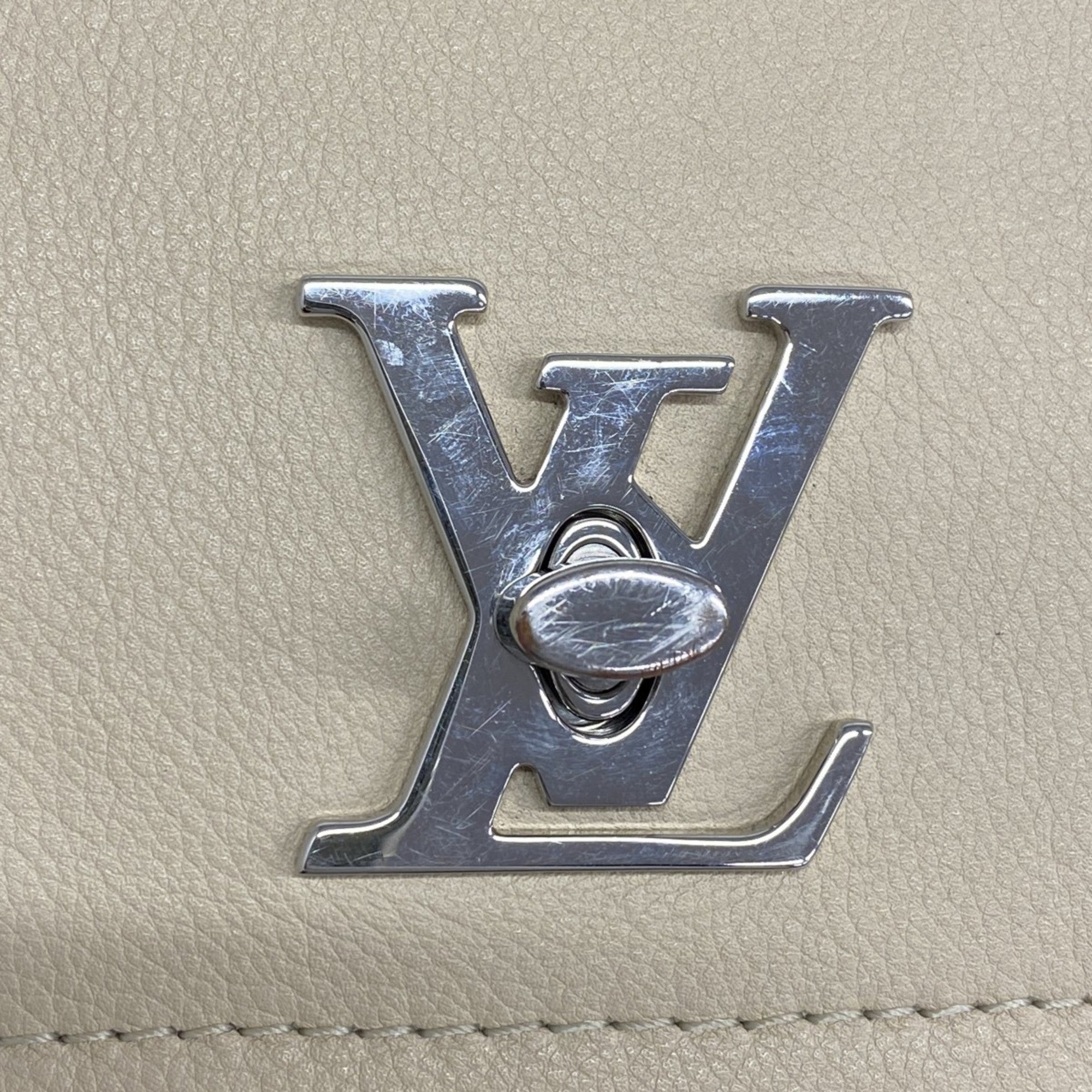 Louis Vuitton Lockmeto