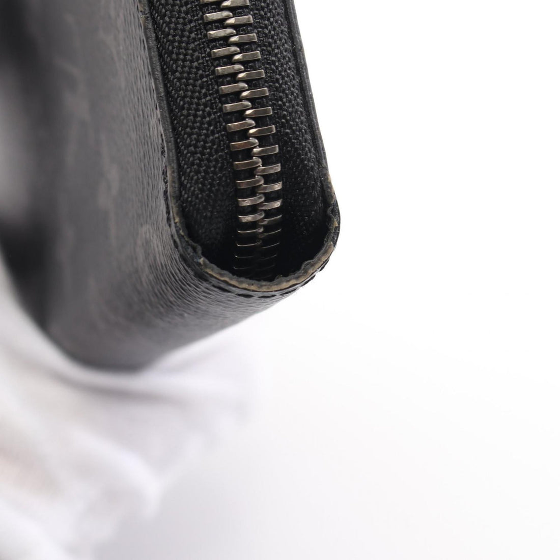 Louis Vuitton Zippy Wallet Vertical