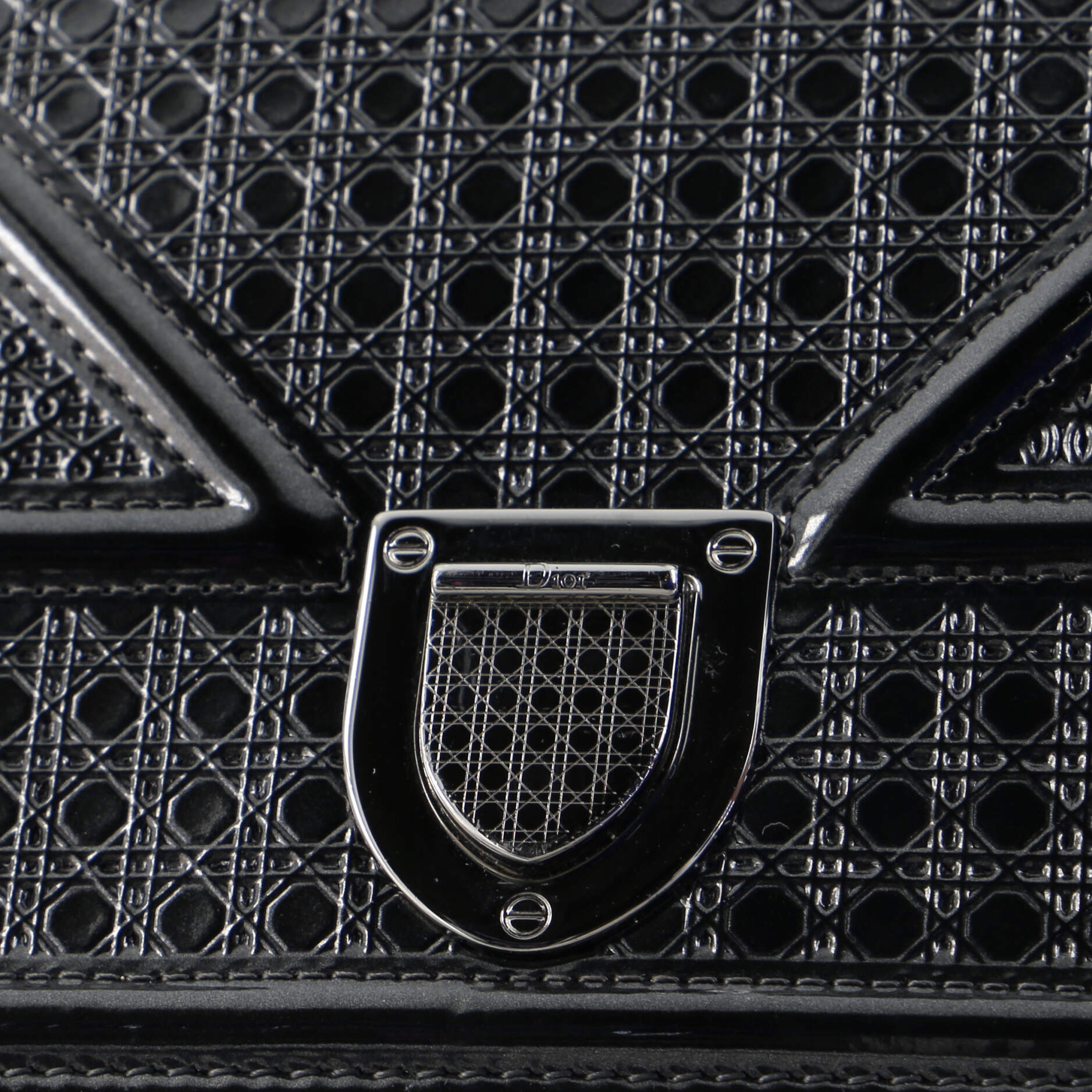 Diorama Wallet On Chain Cannage Embossed Calfskin