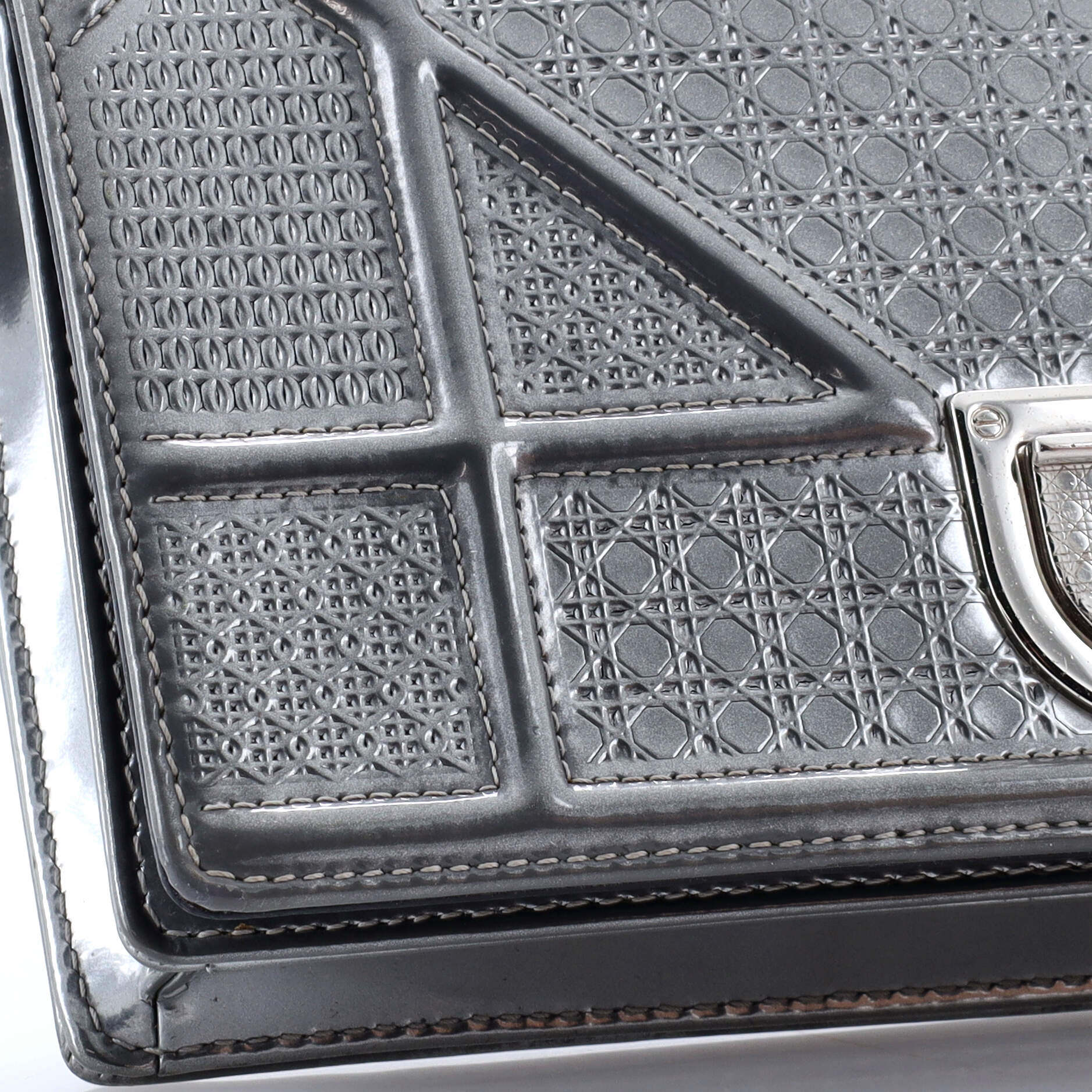Diorama Wallet On Chain Cannage Embossed Calfskin