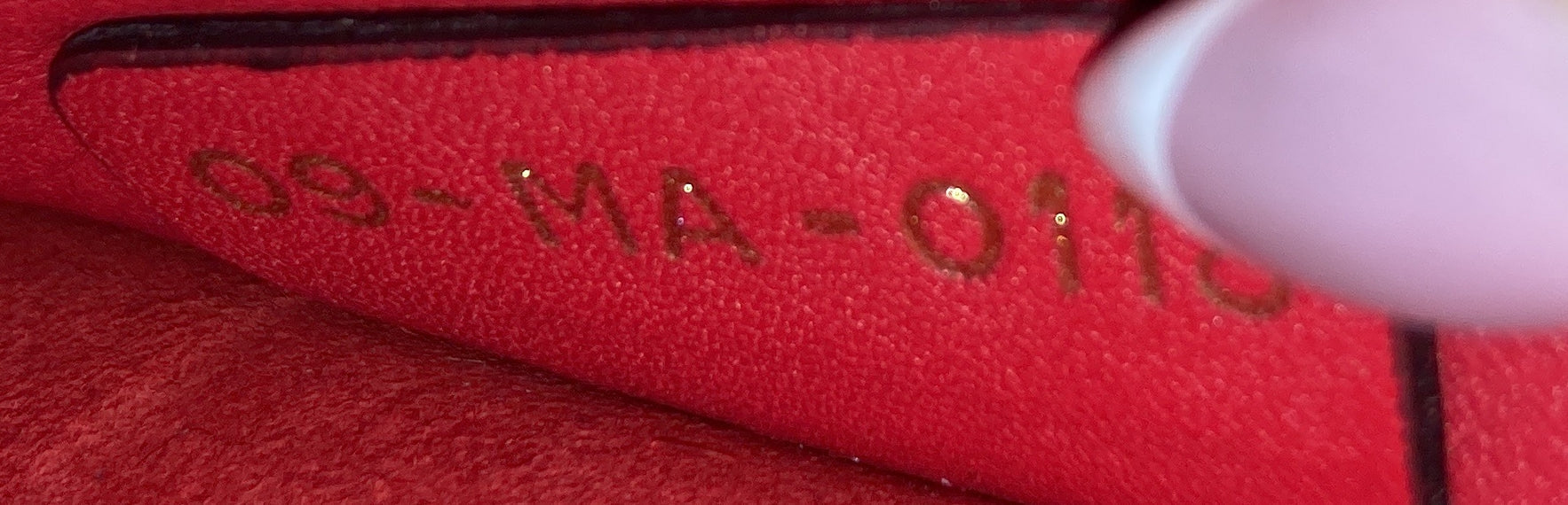 J'adior Flap Bag Leather Medium