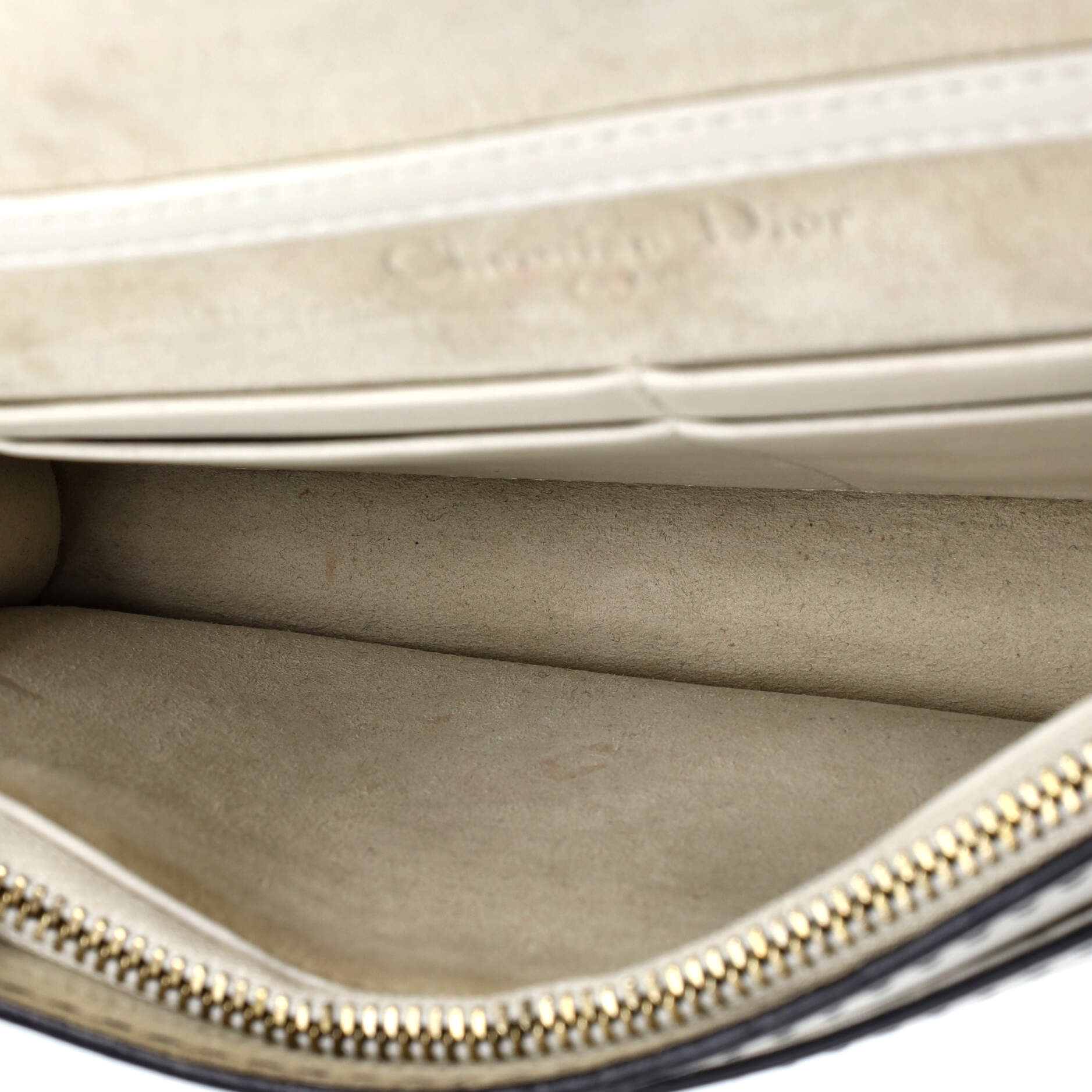 J'adior Wallet On Chain Leather